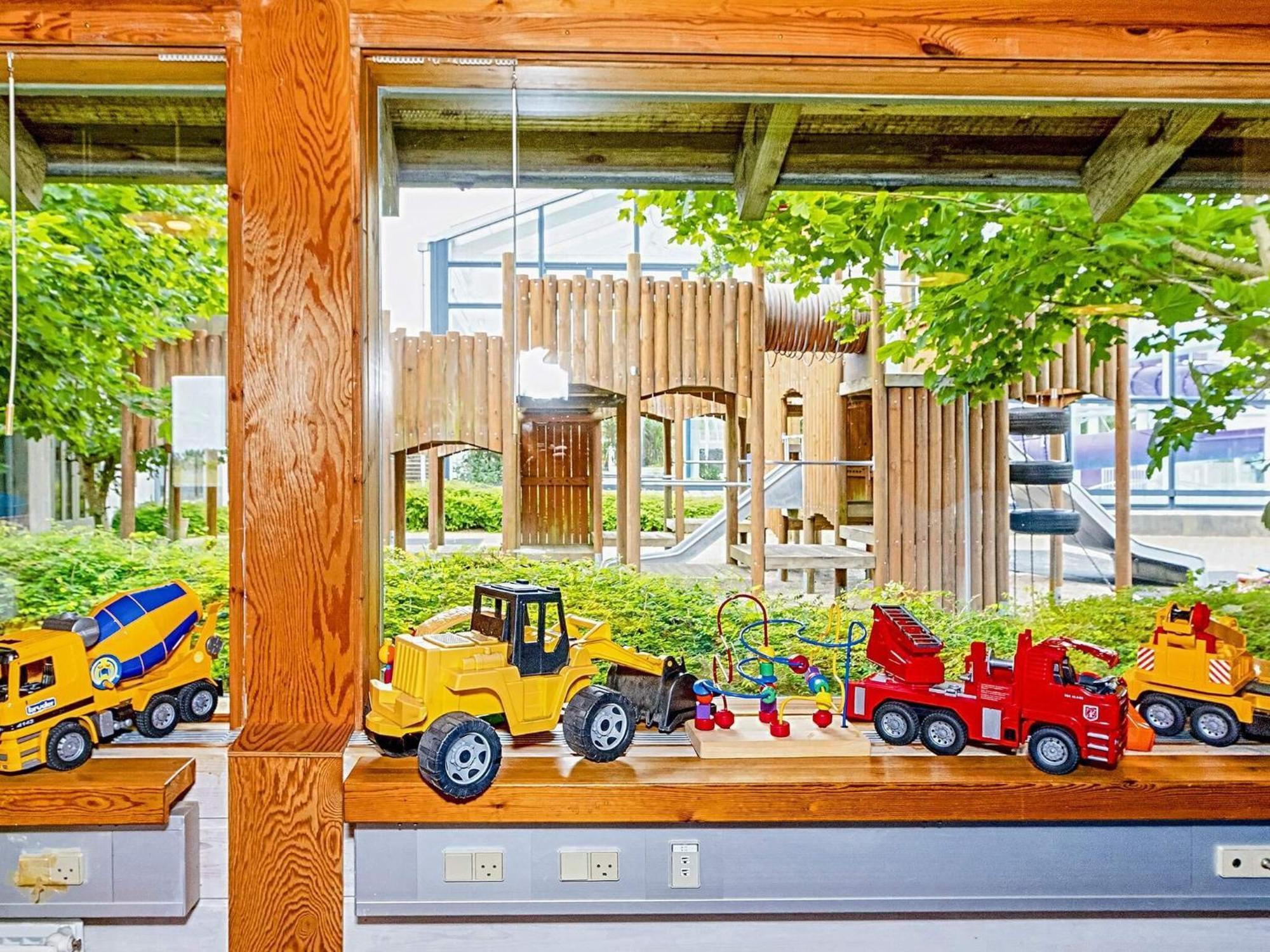 6 Person Holiday Home On A Holiday Park In Гилелай Екстериор снимка