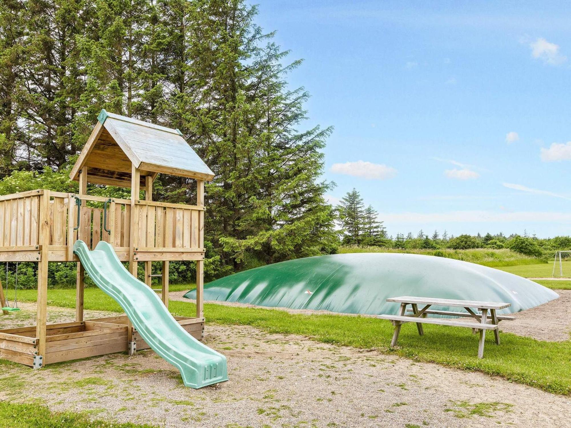 6 Person Holiday Home On A Holiday Park In Гилелай Екстериор снимка