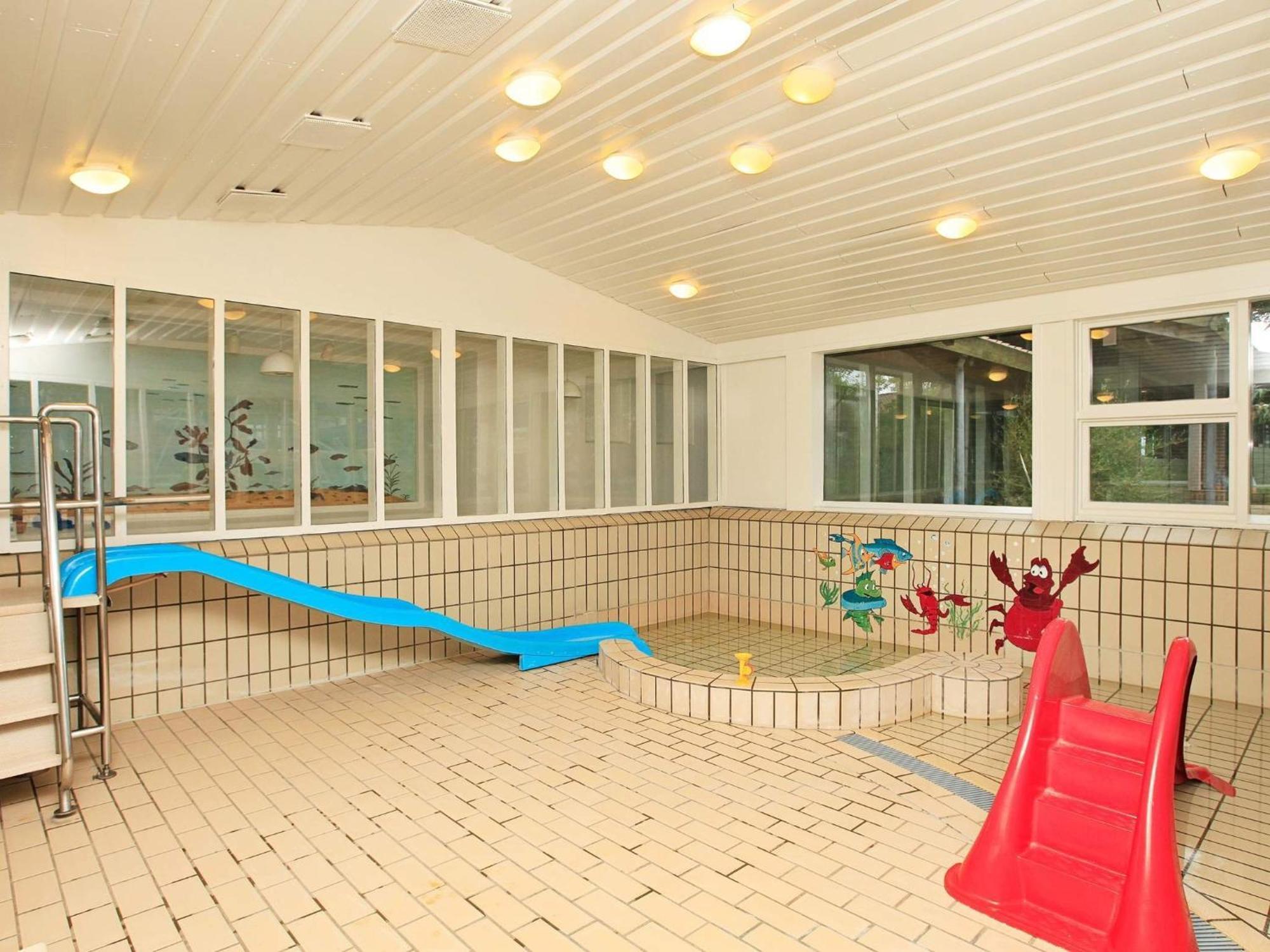 6 Person Holiday Home On A Holiday Park In Гилелай Екстериор снимка